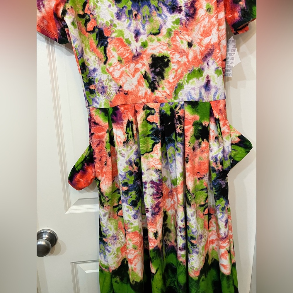 NWT LuLaRoe Amelia - Picture 3 of 5